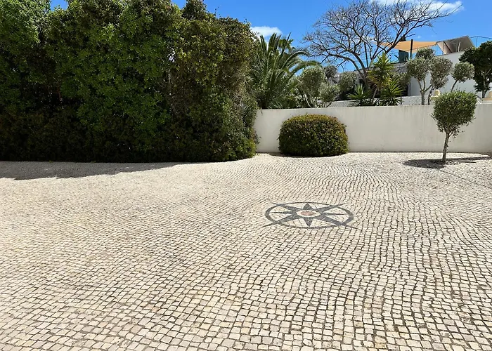 Tara Christina Καρβοέιρο